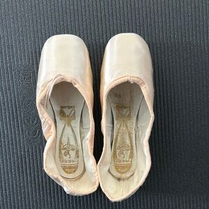 Freed of London Pointe shoes
